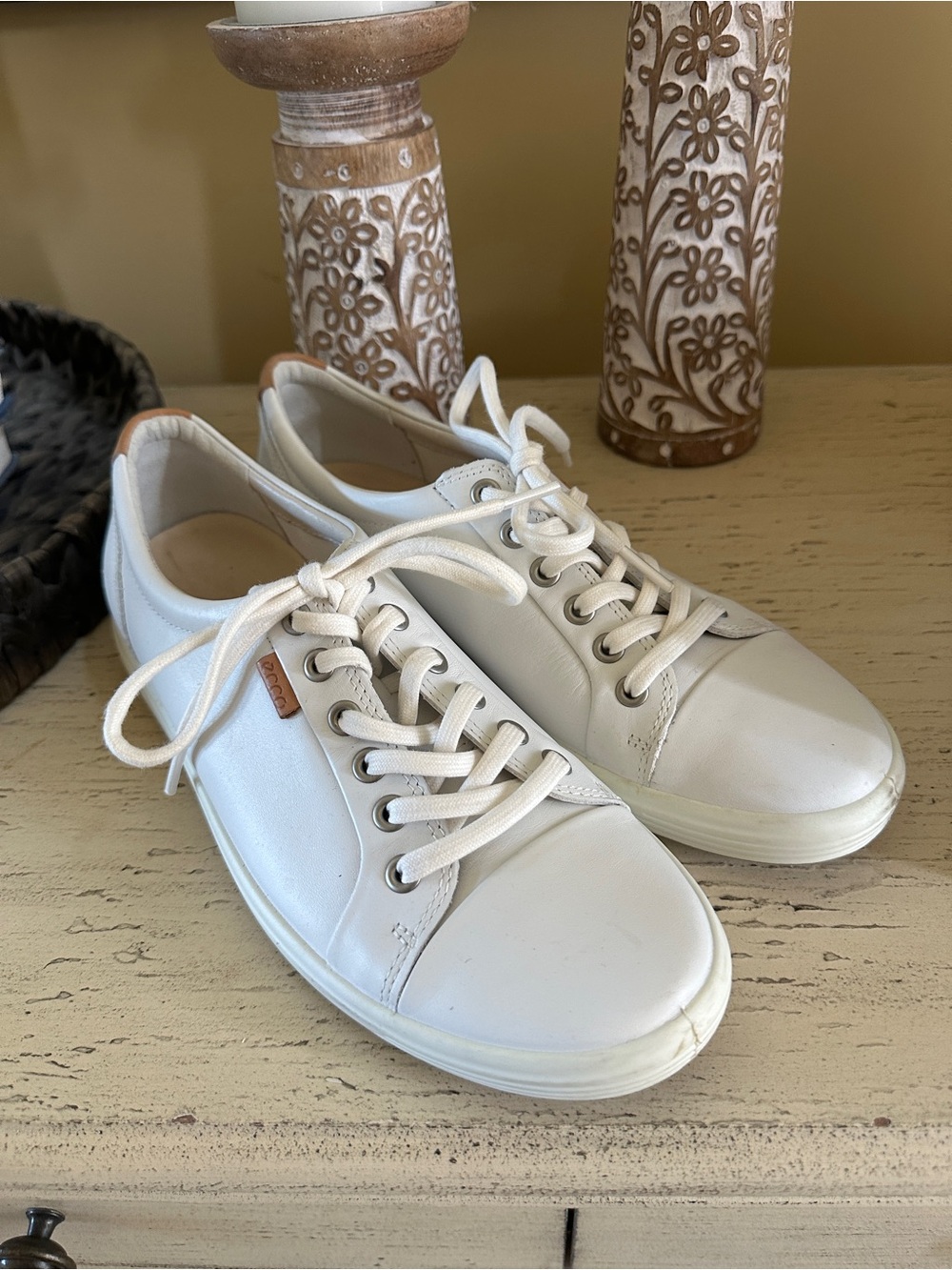 Ecco Classic White Comfy Trendy Tennis Shoes 40 9-9.5